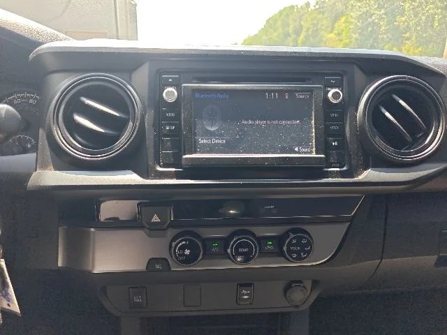 Used 2017  Toyota SR image 10