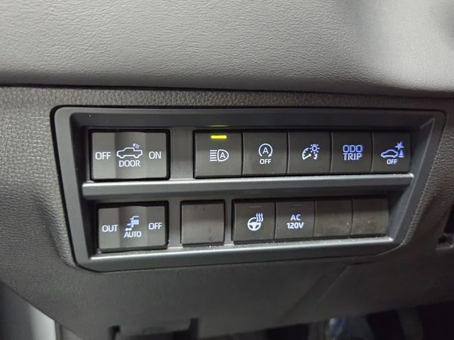 Used 2024 Silver Toyota Platinum image 26