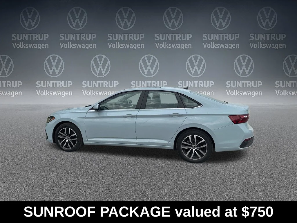 Used 2025 Gray Volkswagen 1.5T SE image 2
