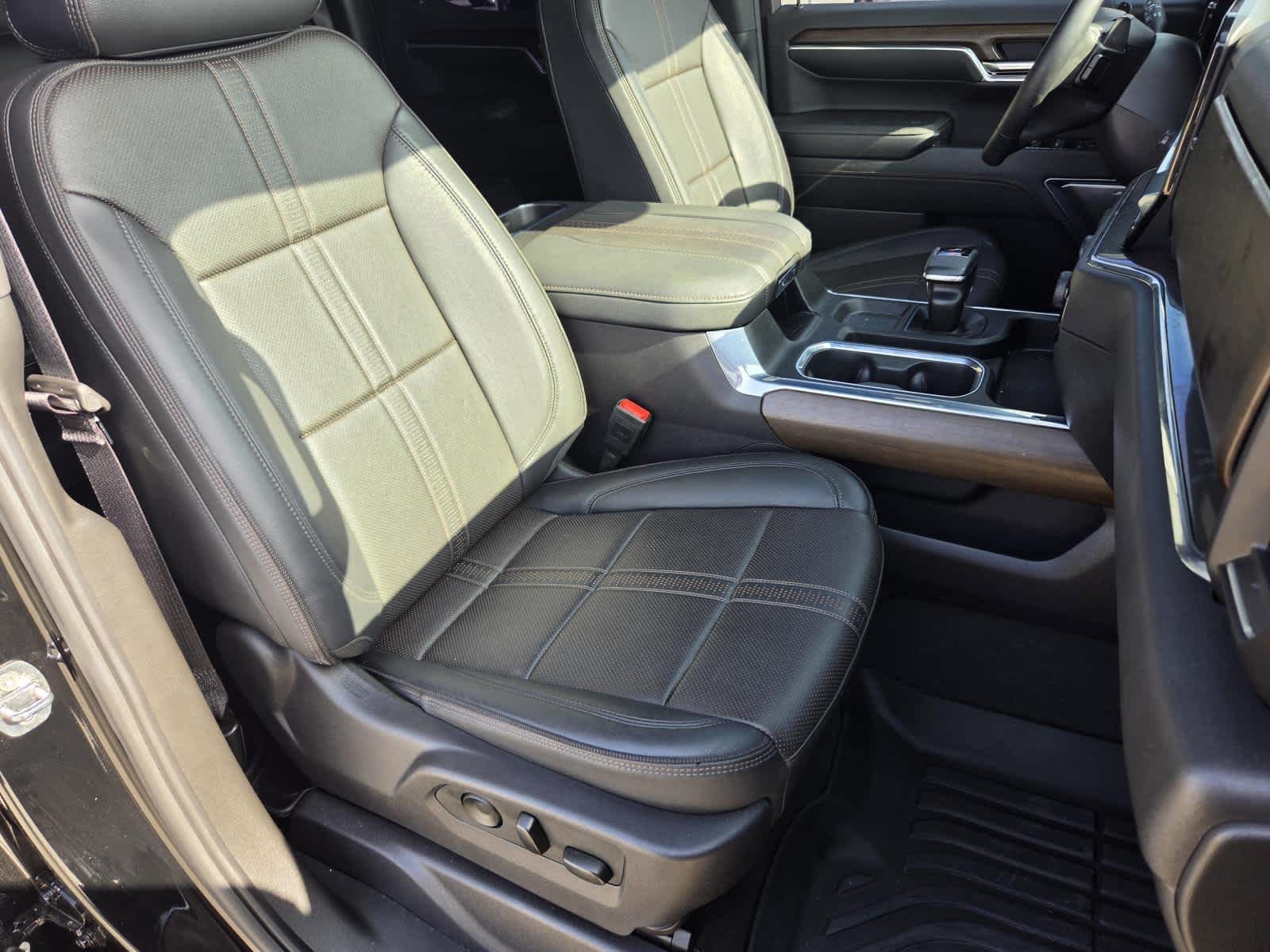 Used 2024 Black Chevrolet High Country image 10