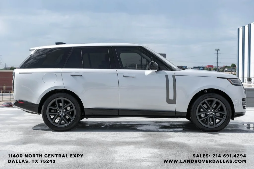 Used 2023 Silver Land Rover SE image 6