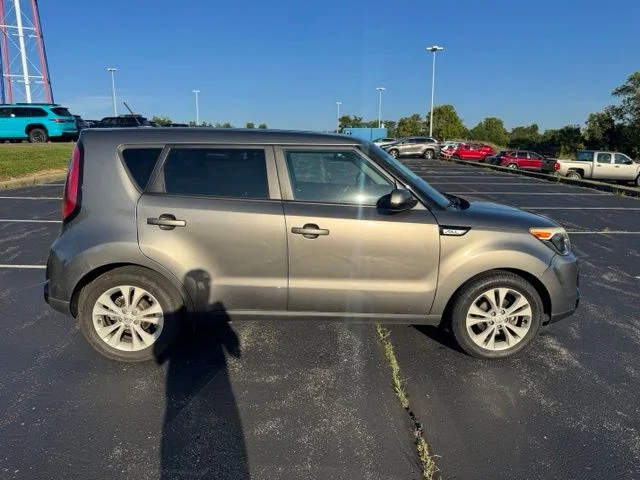 Used 2016 Gray Kia Plus image 2