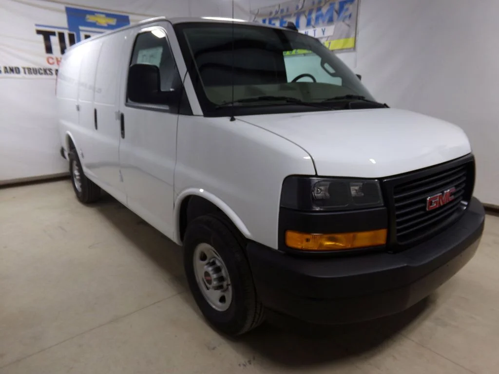 2025 GMC Savana 2500's photo