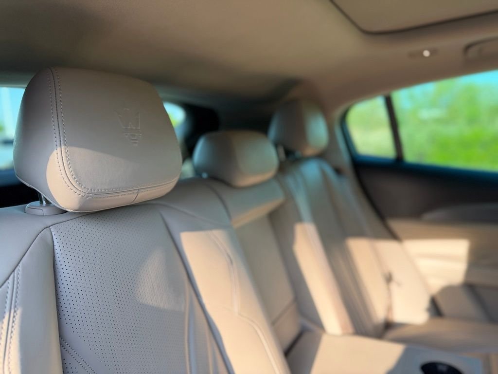 Used 2023 Bianco Astro Metallic Maserati GT image 31