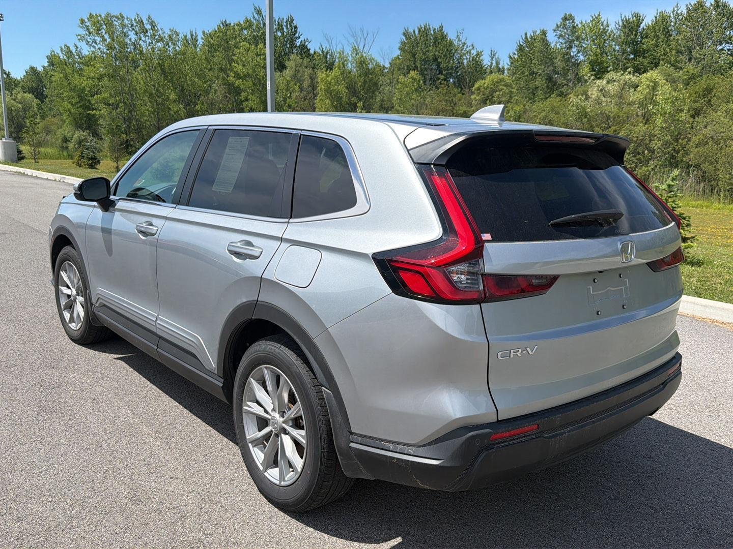 Used 2025 Solar Silver Metallic Honda EX-L image 6