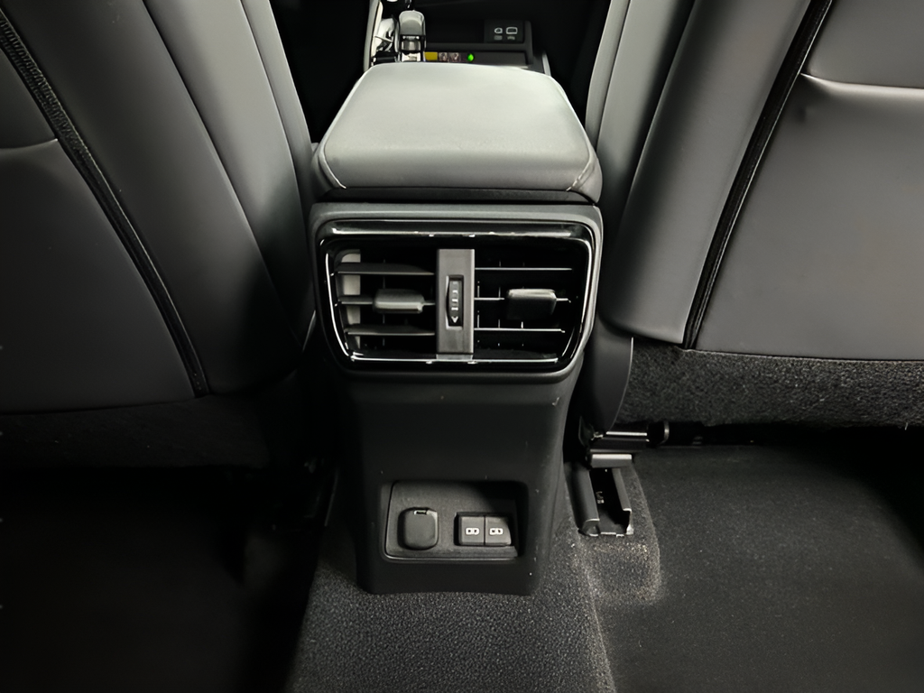 Used 2023 Obsidian Lexus 350 F SPORT Handling image 17