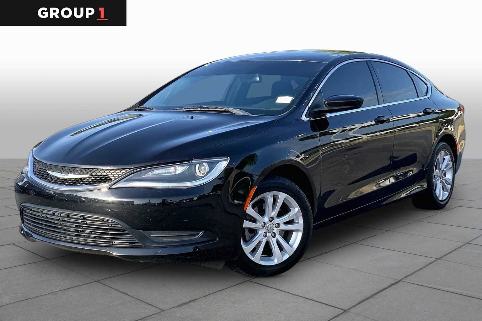 Pre-Owned 2017 Chrysler 200 Touring