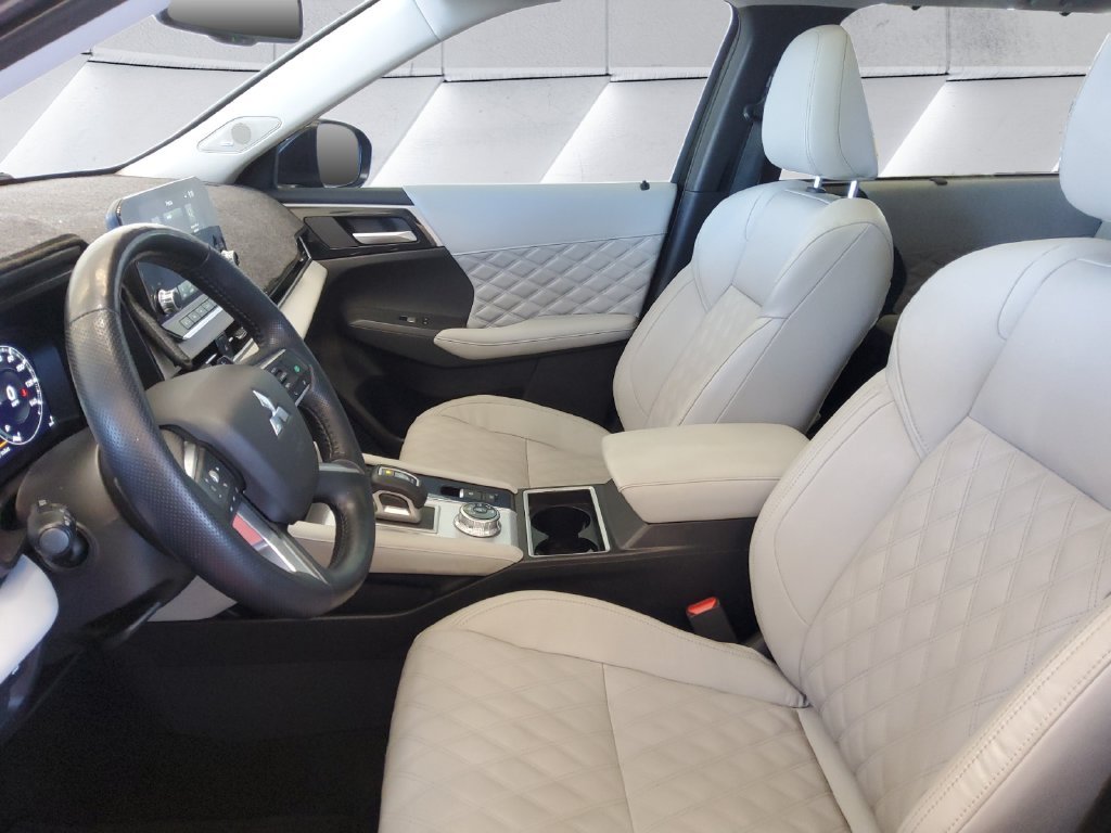 Used 2024 Black Mitsubishi SEL image 7