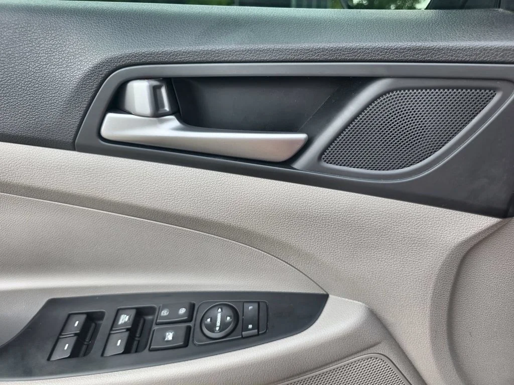 2017 Hyundai Tucson SE - Photo 24