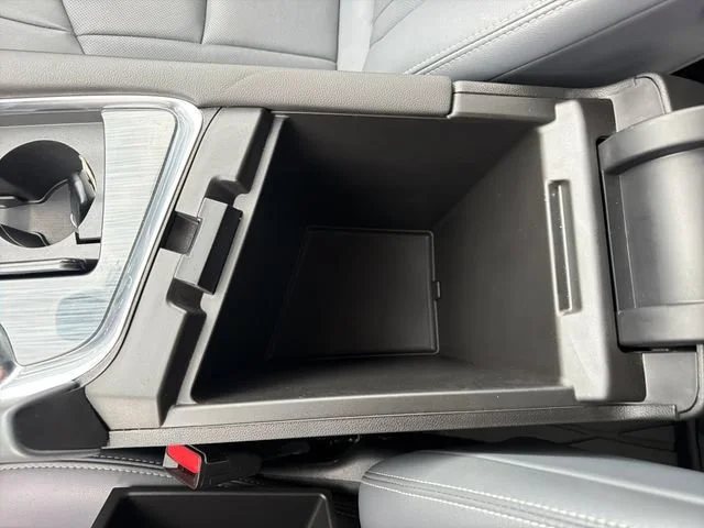 Used 2023 (Includes Satin Nickel lower exterior accent color.) Buick Essence image 28