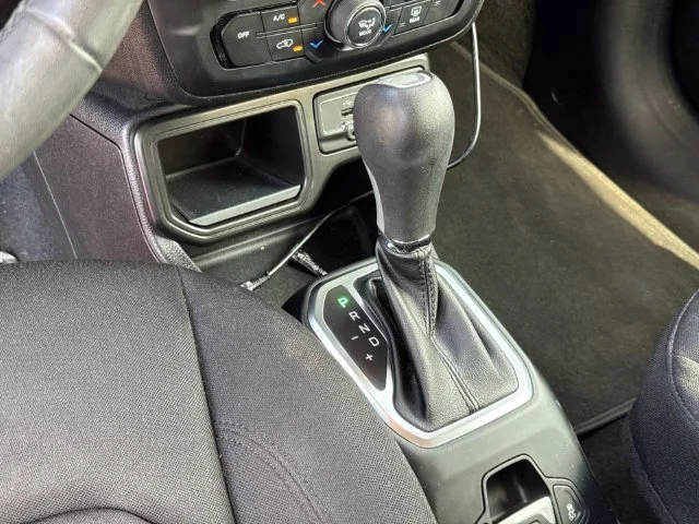 Used 2020 Red Jeep Latitude image 32