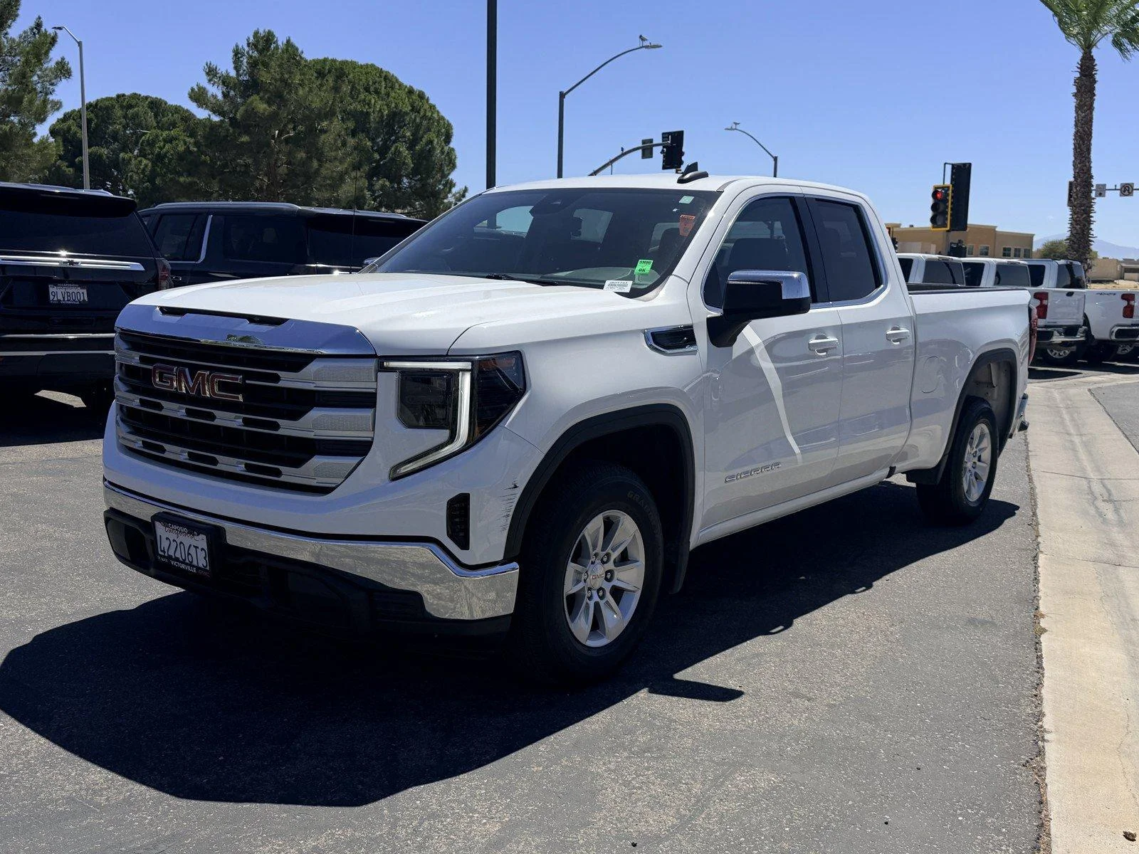 Used 2022 Summit White GMC SLE image 3