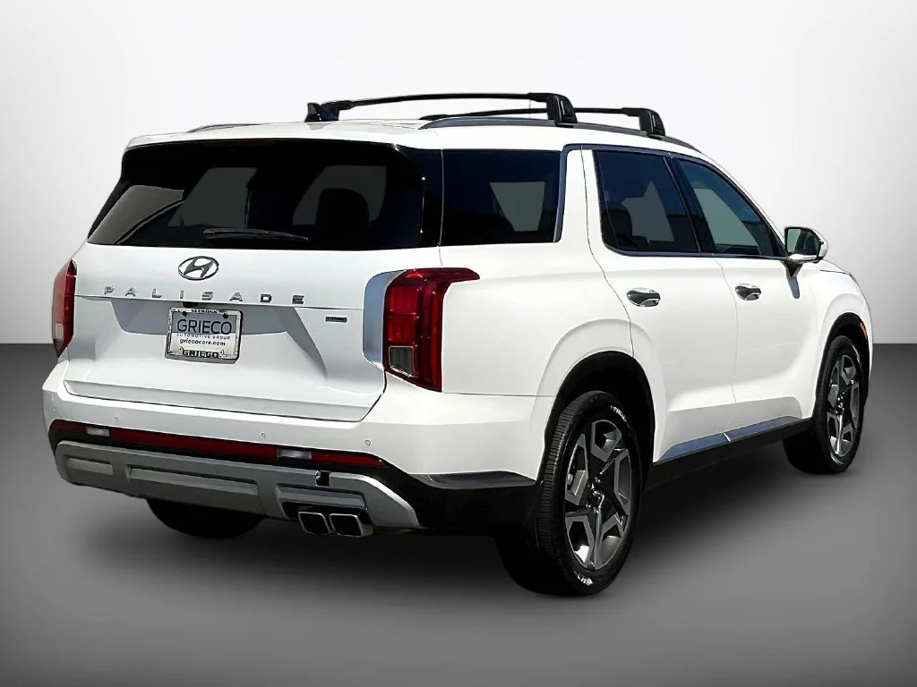 Used 2023 White Hyundai Limited image 7