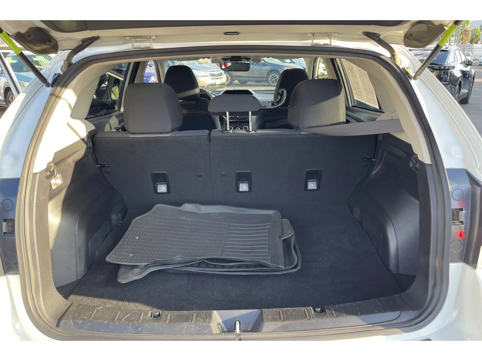 Used 2021 CRYSTAL WHITE PEA Subaru Premium image 17