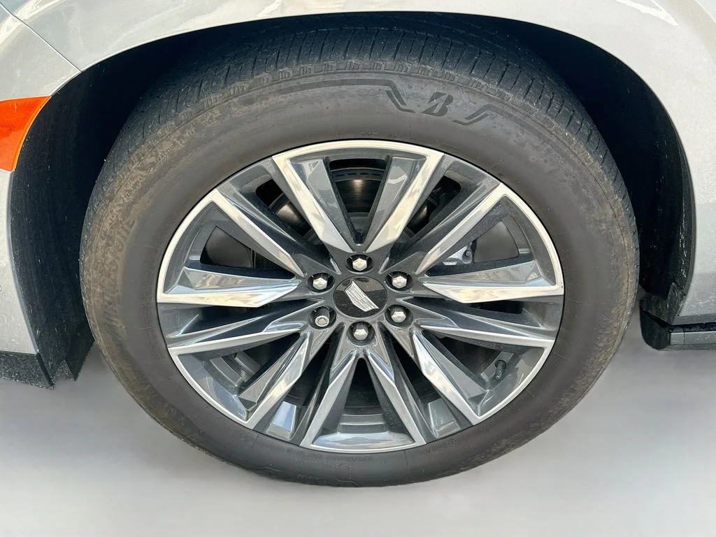 Used 2023 Silver Metallic Cadillac Sport Platinum image 34