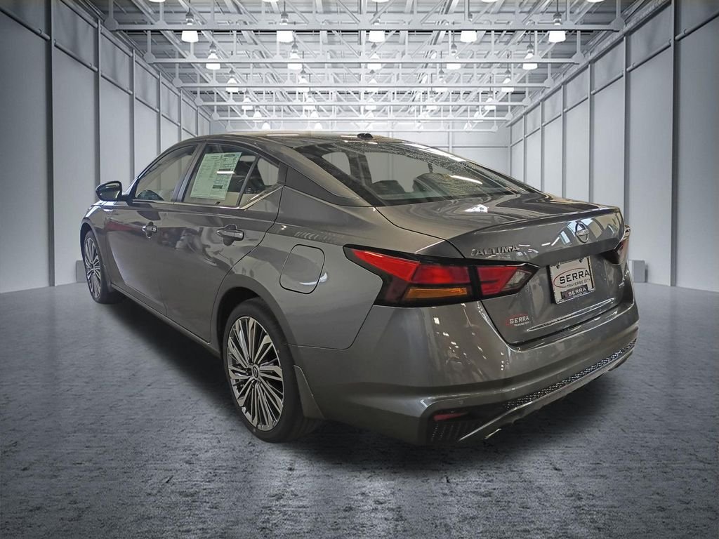 New 2026 Gray Nissan 2.5 SV image 4