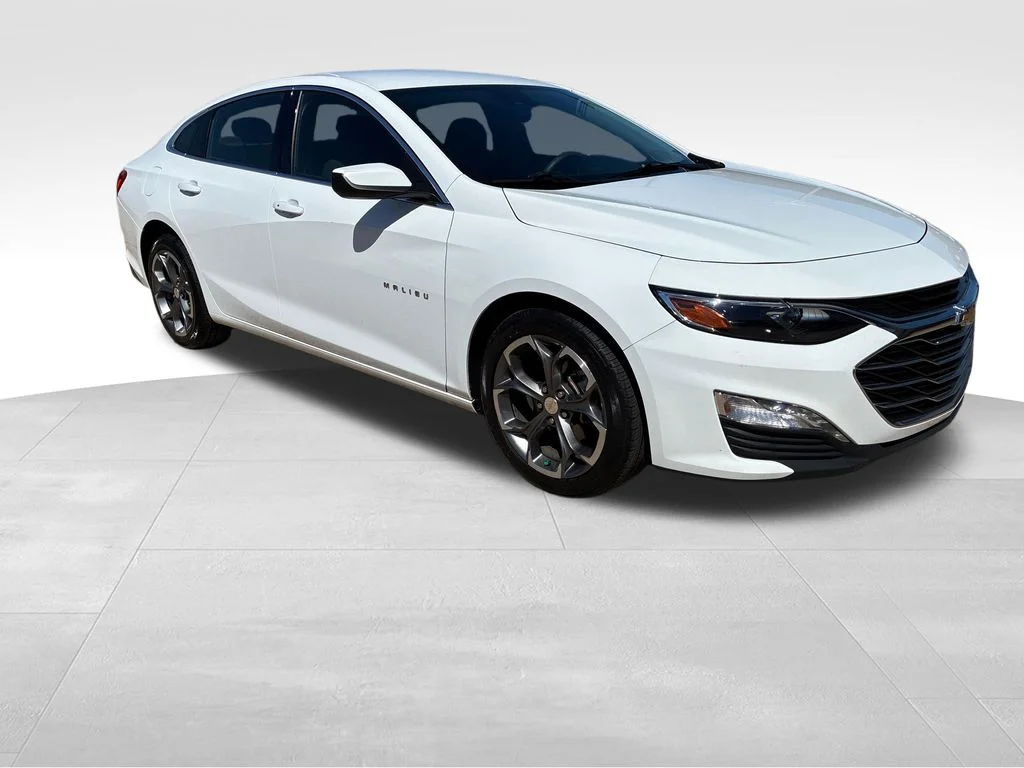 Used 2024 White Chevrolet LT image 8