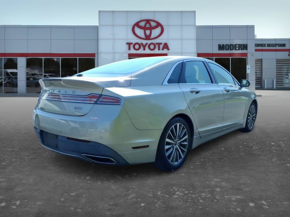 Used 2017 Palladium White Gold Metallic Lincoln Select image 6