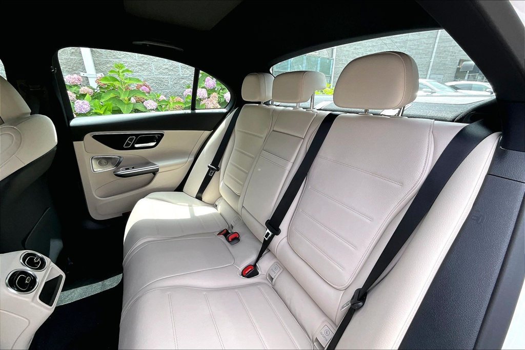 New 2026 MANUFAKTUR Moonlight White Metallic Mercedes-Benz C 300 image 24