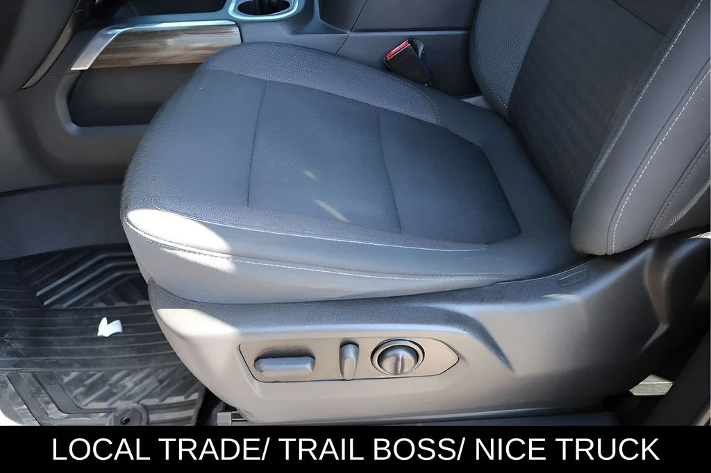 Used 2021 Red Chevrolet LT Trail Boss image 14