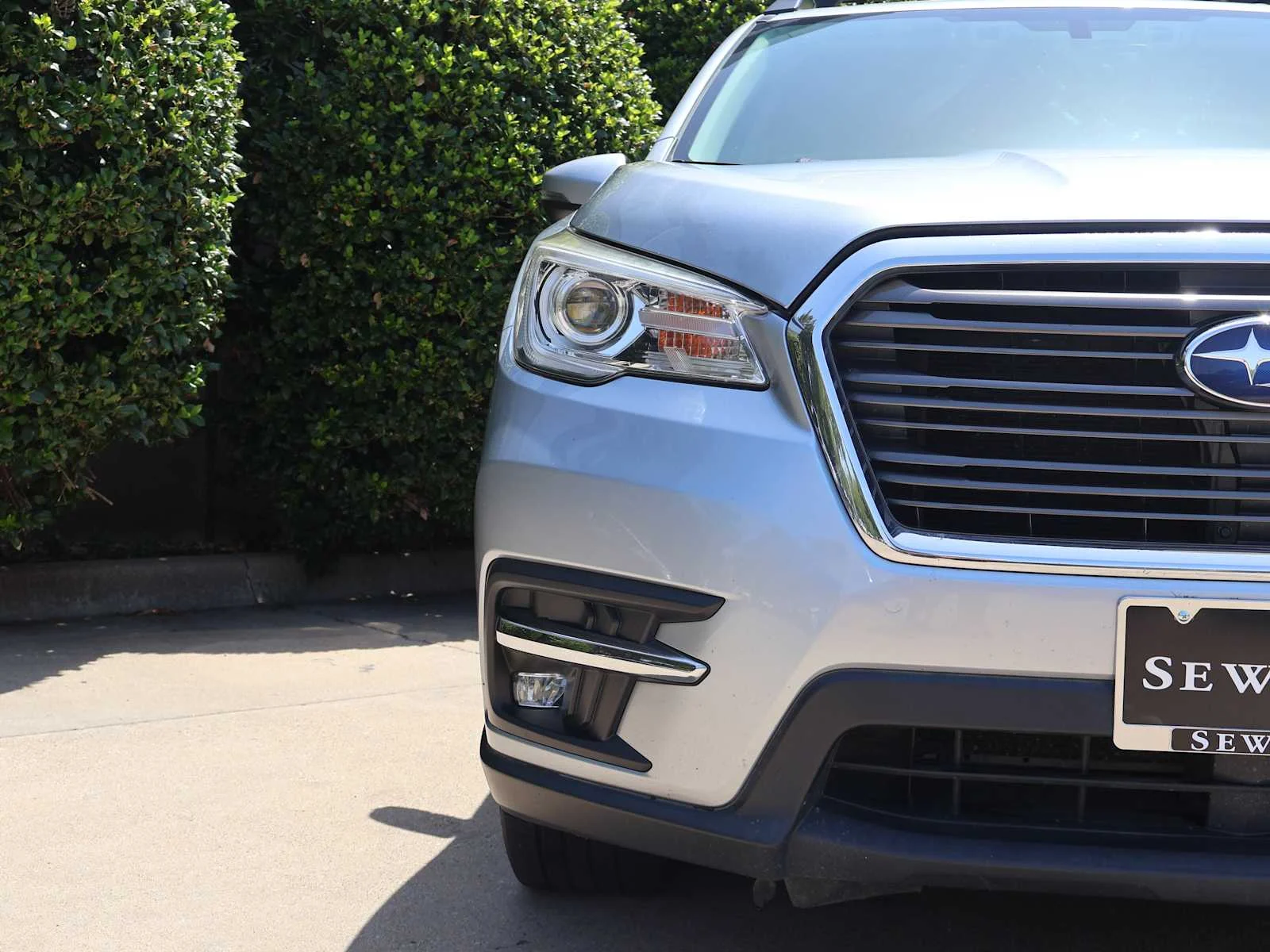 Used 2020 Ice Silver Metallic Subaru Limited image 4