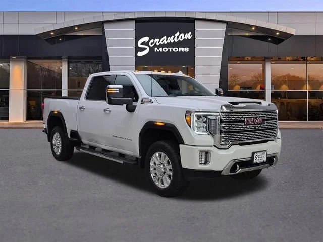 Used 2022 White Frost Tricoat GMC Denali image 7