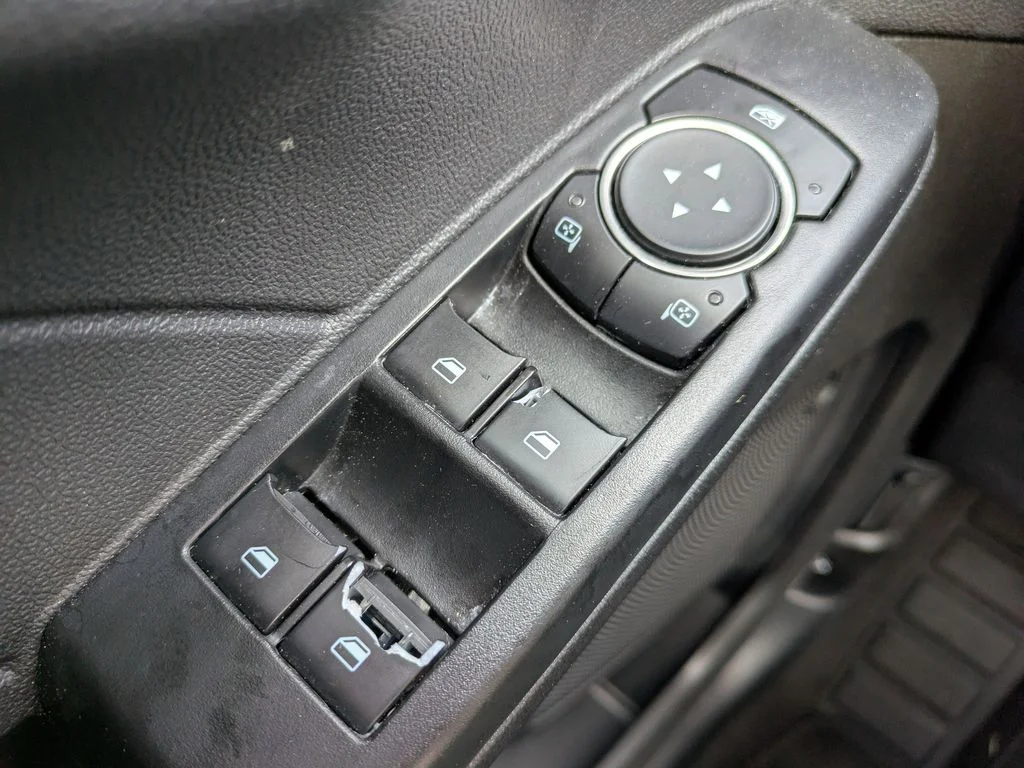 Used 2025 Oxford White Ford Active image 23