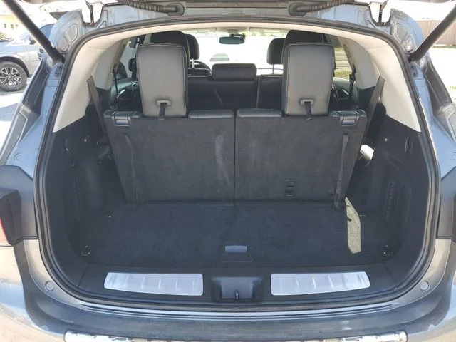 Used 2020 Graphite Shadow INFINITI LUXE image 28