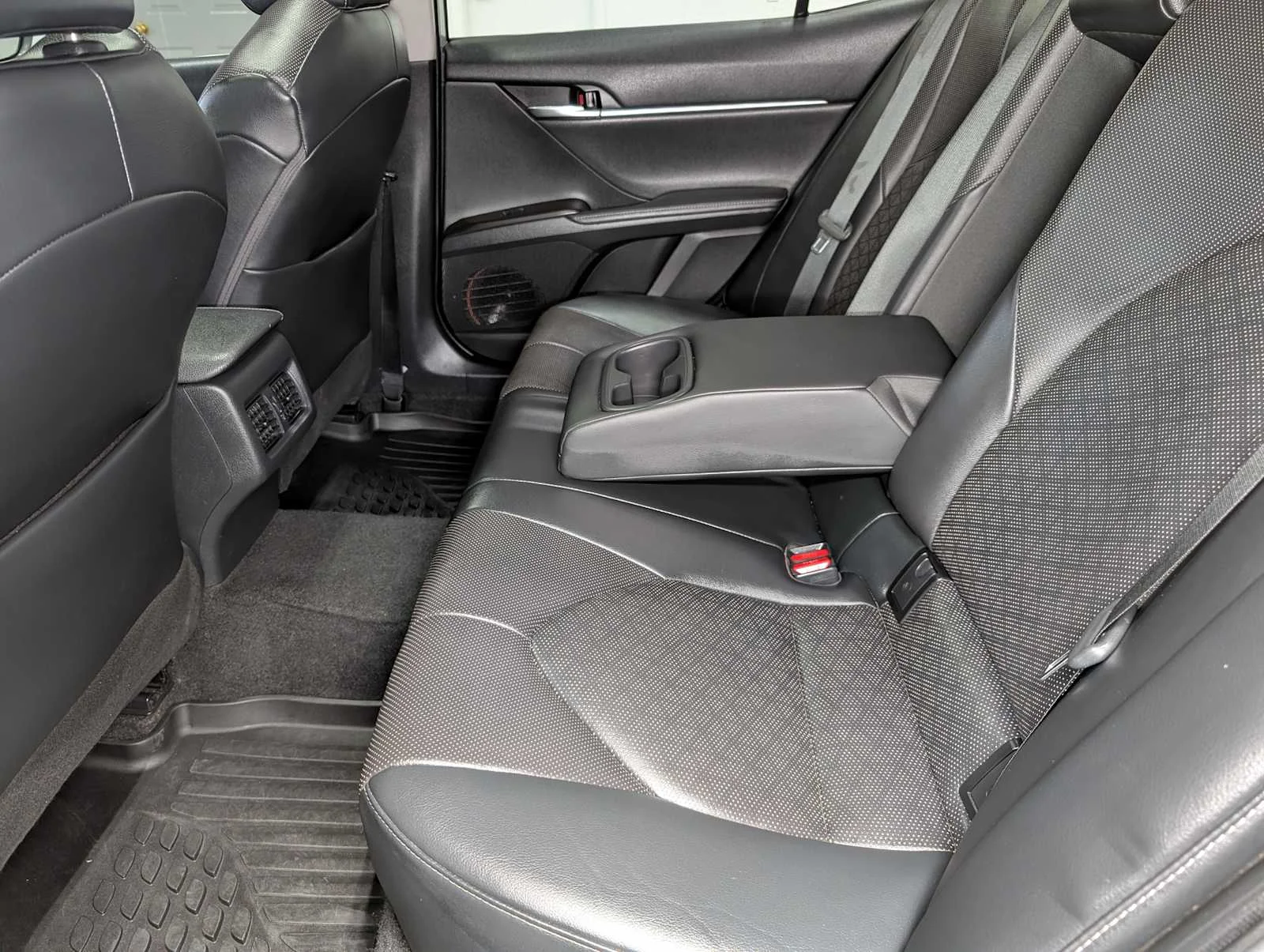 Used 2022 Midnight Black Metallic Toyota XSE image 23