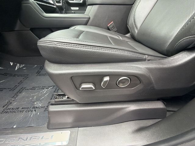 Used 2024 White GMC Denali image 12