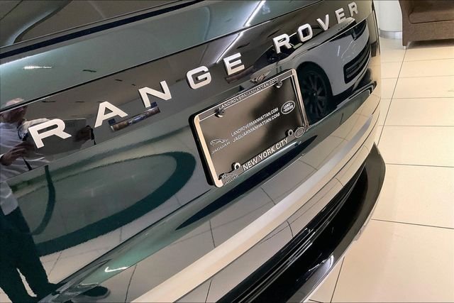 Used 2025 Green Land Rover SE image 27
