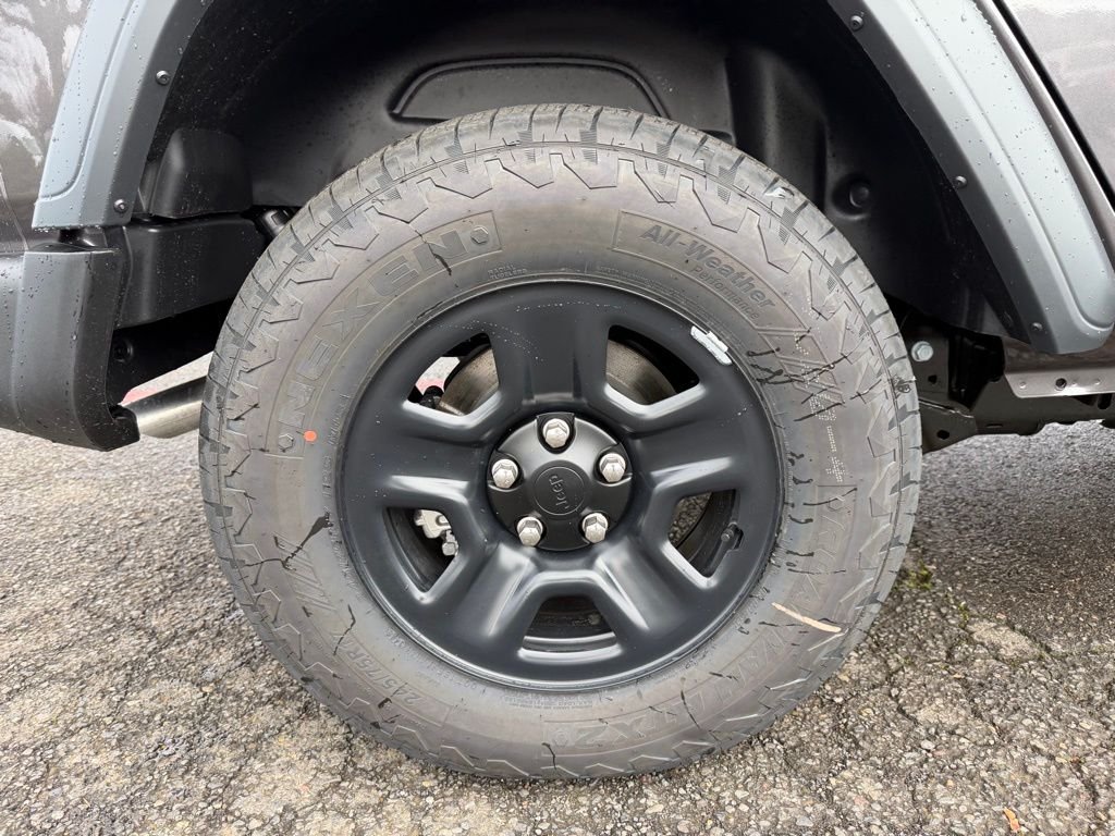 New 2026 Granite Crystal Metallic Clearcoat Jeep Sport image 10