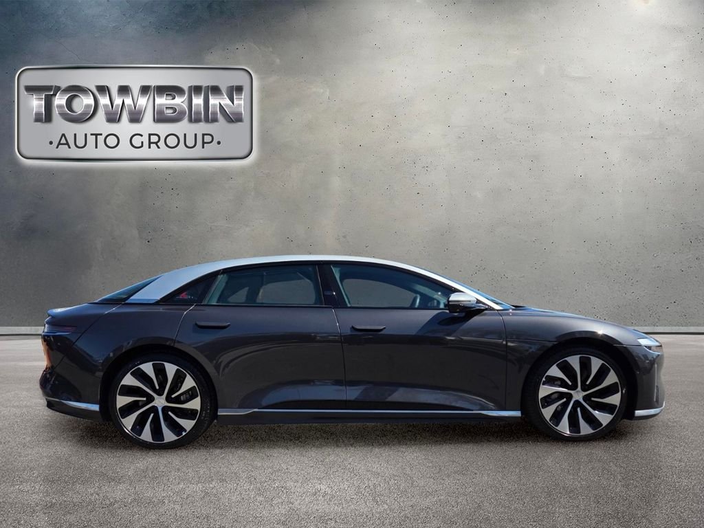 Used 2022  Lucid Grand Touring image 3