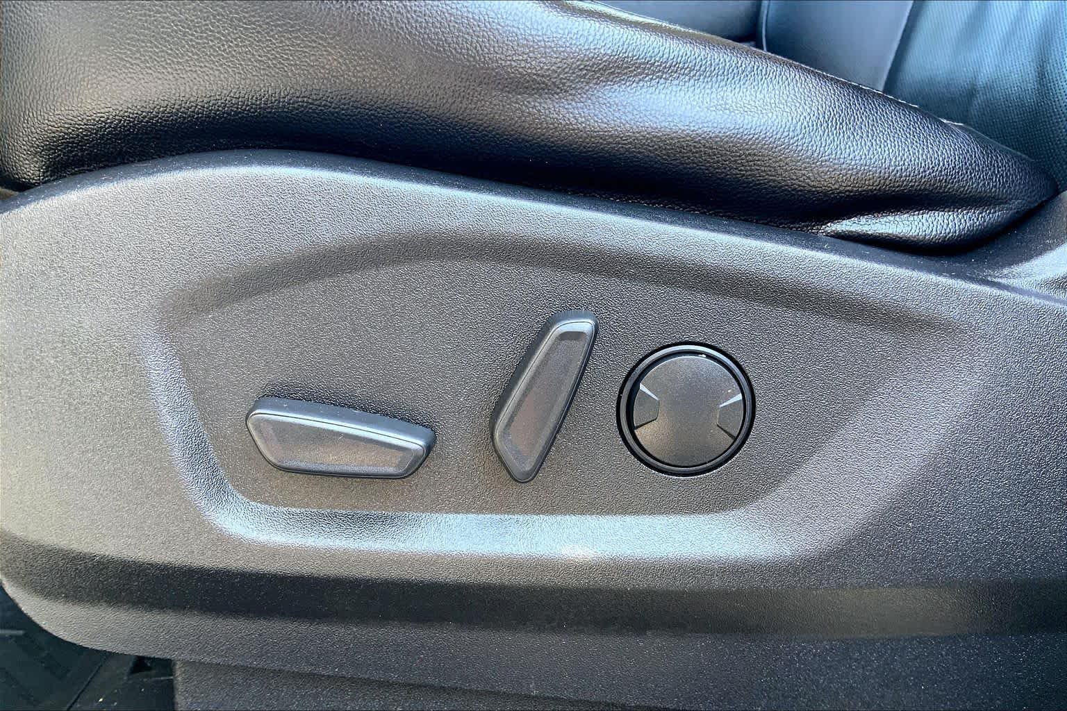 Used 2022 Iconic Silver Metallic Ford Titanium image 36