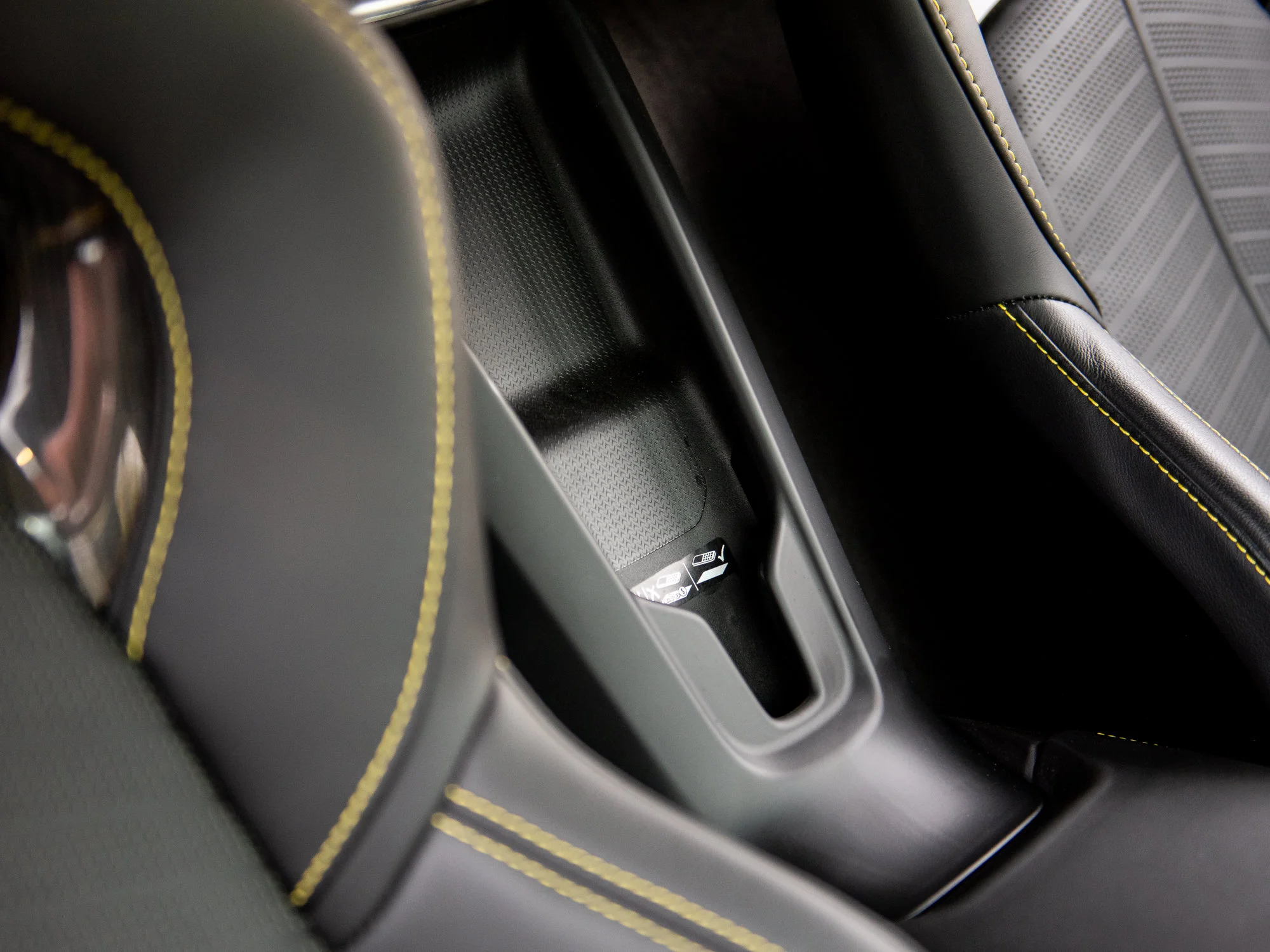 Used 2025 Yellow Chevrolet Z06 3LZ*, 670HP, Front Lift, Carbon Fibre Interior image 19