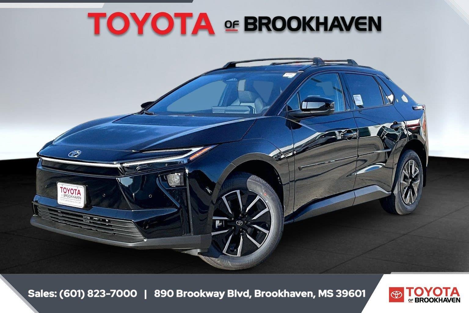 New 2026 Midnight Black Metallic Toyota XLE image 2