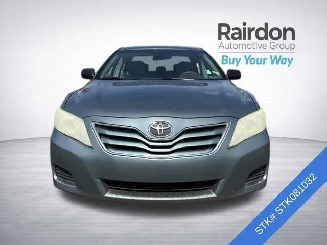 Used 2010  Toyota LE image 2