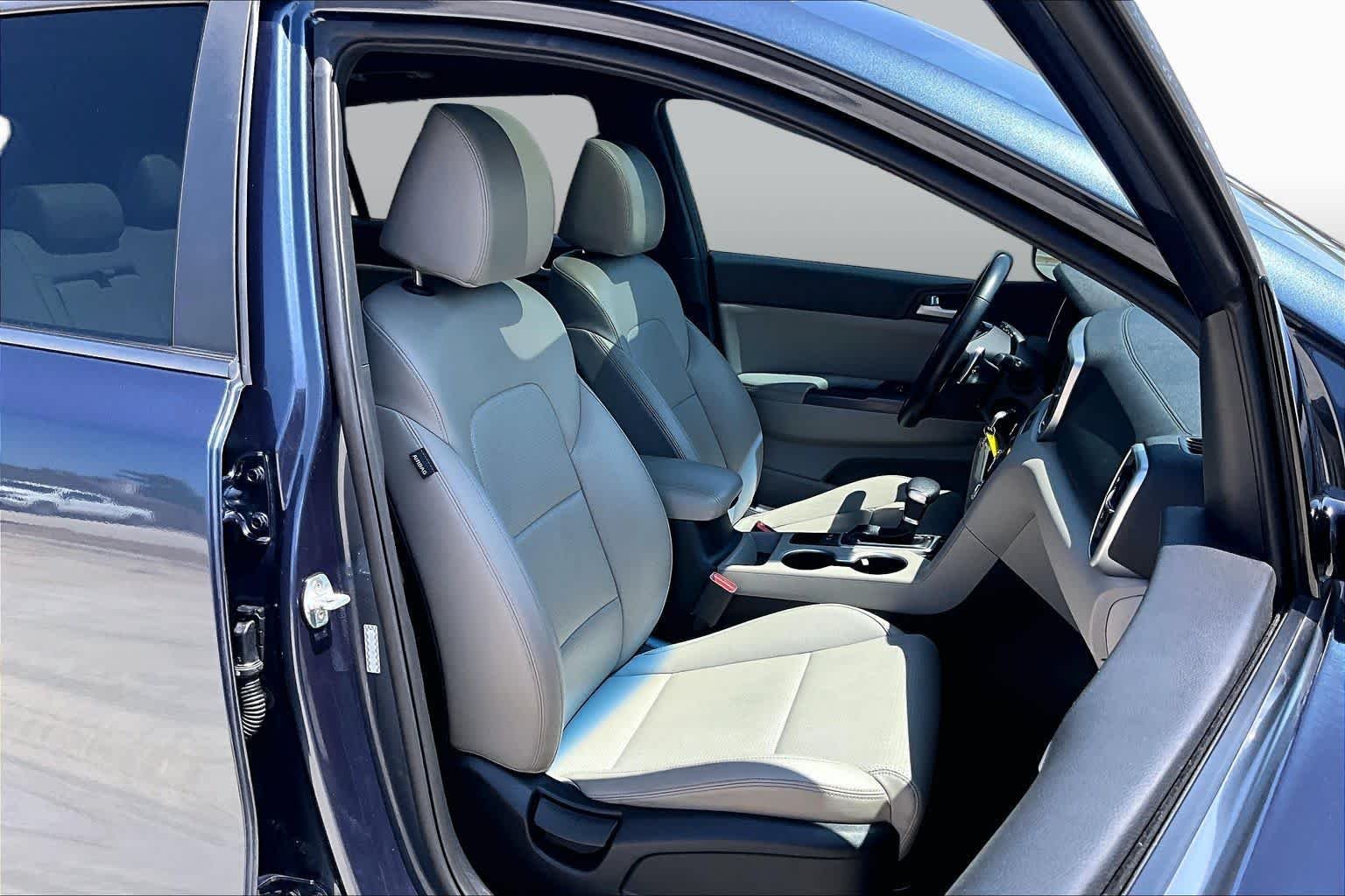 Used 2021 Pacific Blue Kia S image 9