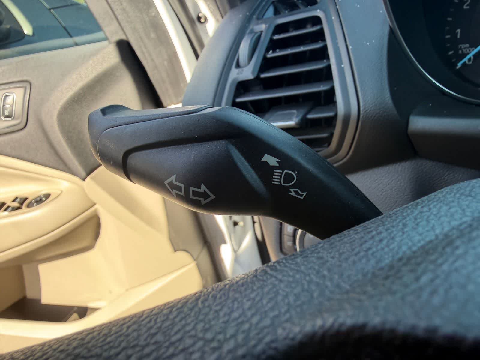Used 2018 Oxford White Ford SE image 15