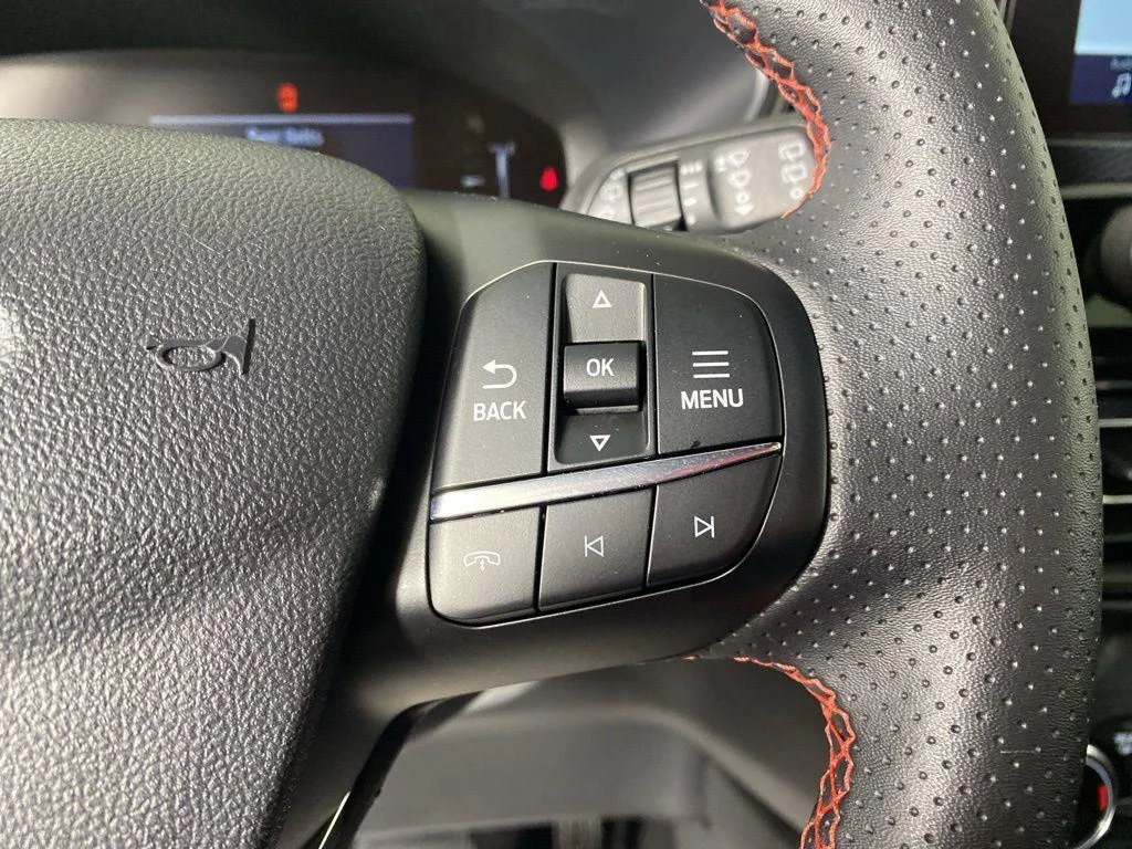Used 2025 Agate Black Metallic Ford ST-Line image 18