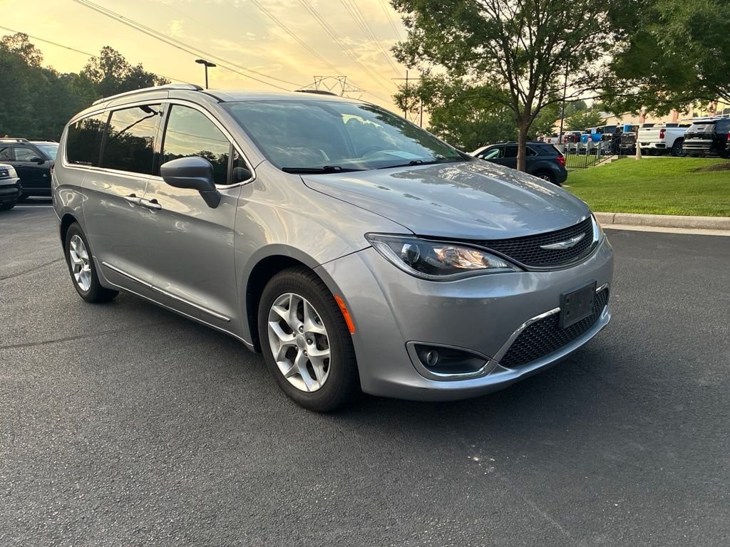 Used 2018 Silver Chrysler Touring L Plus image 3