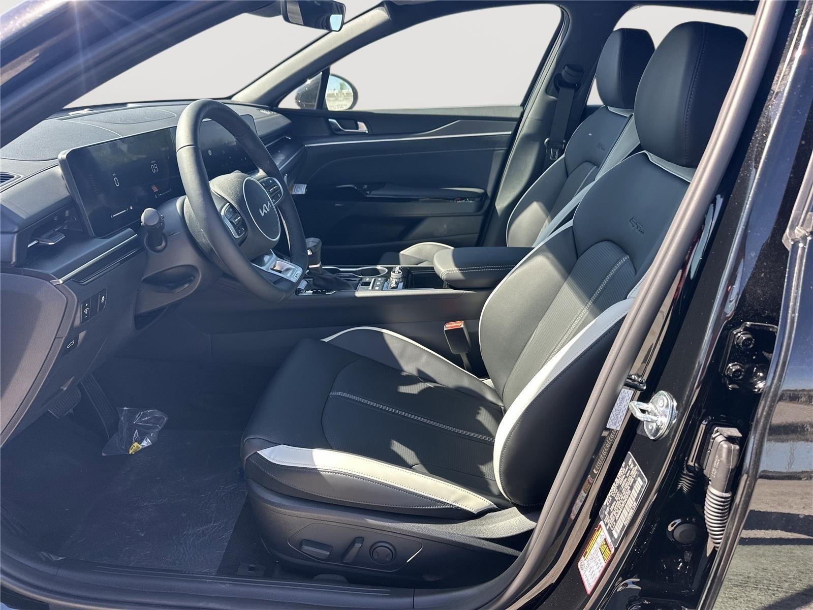 New 2026 Aurora Black Pearl Kia GT-Line image 7