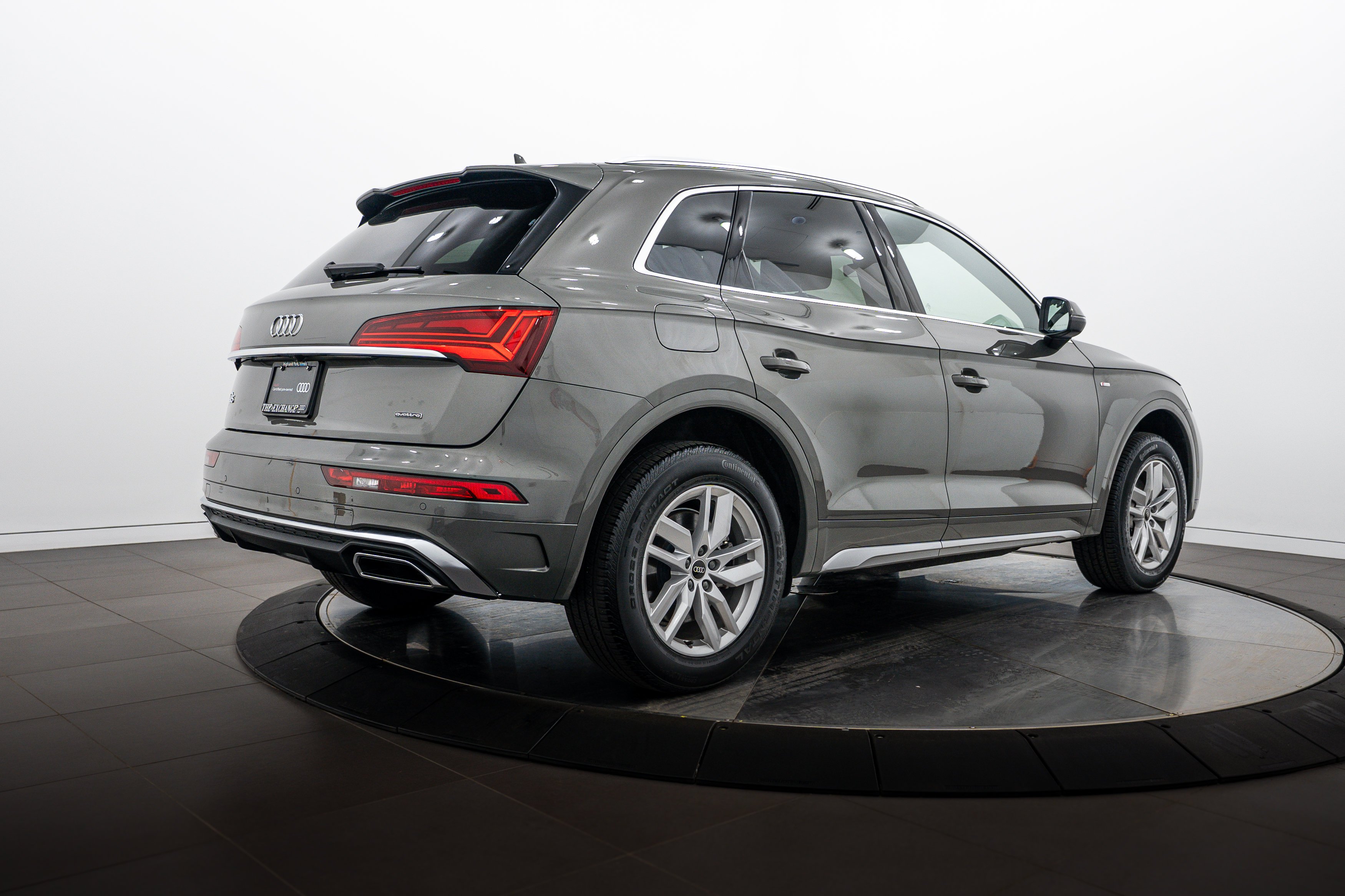 Certified Used 2023 Chronos Gray Metallic Audi S line Premium image 4