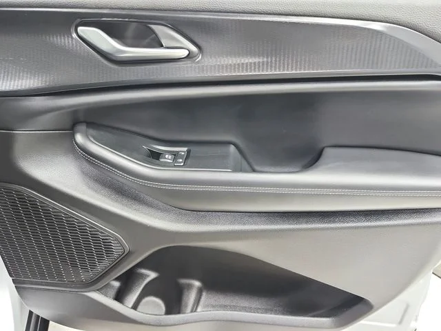 Used 2025 Silver Jeep Altitude image 42