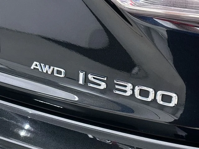2018 Lexus IS 300 - Photo 40