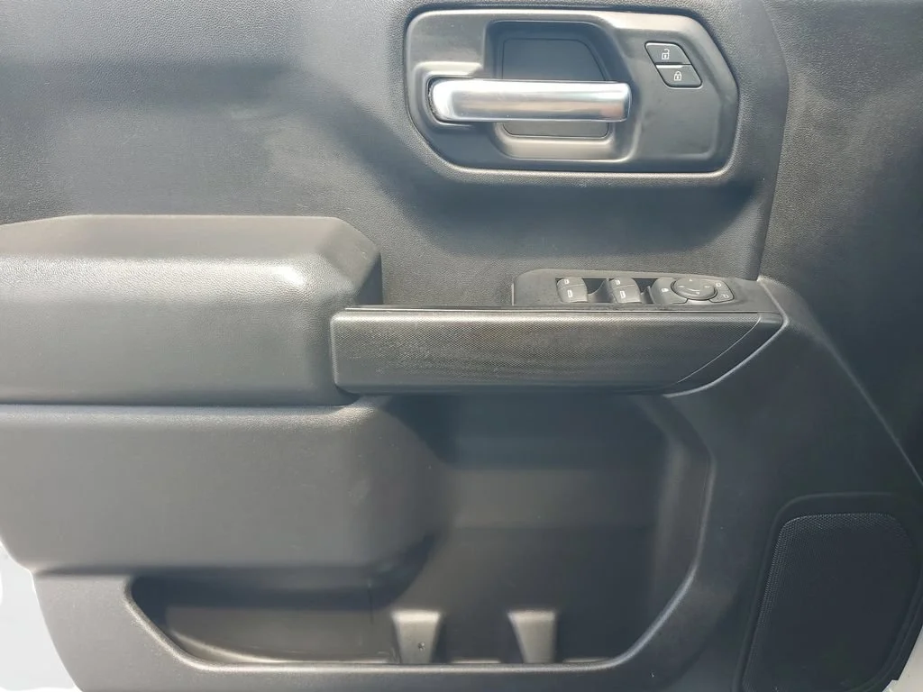 Used 2019 SUMMIT WHITE Chevrolet Custom image 18