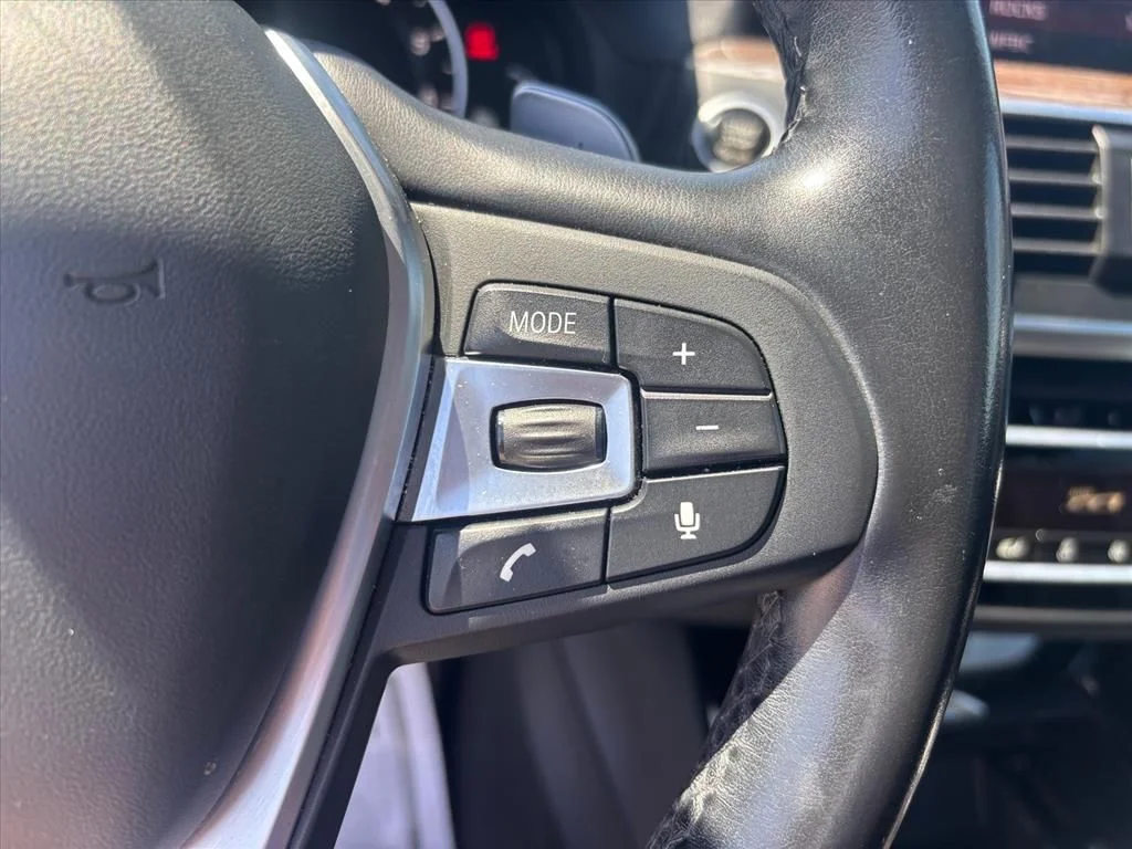 Used 2019 White BMW xDrive30i image 17