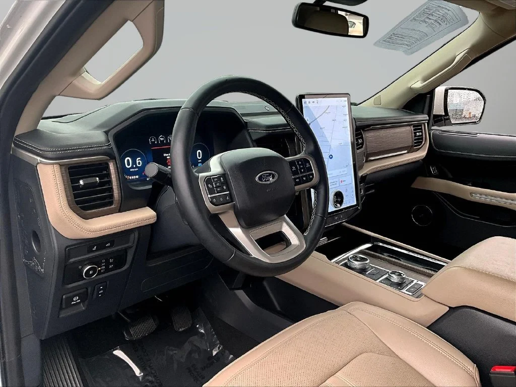 Used 2024 White Ford Limited image 18