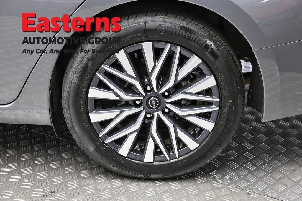 Used 2025 Gray Nissan 2.5 SV image 10