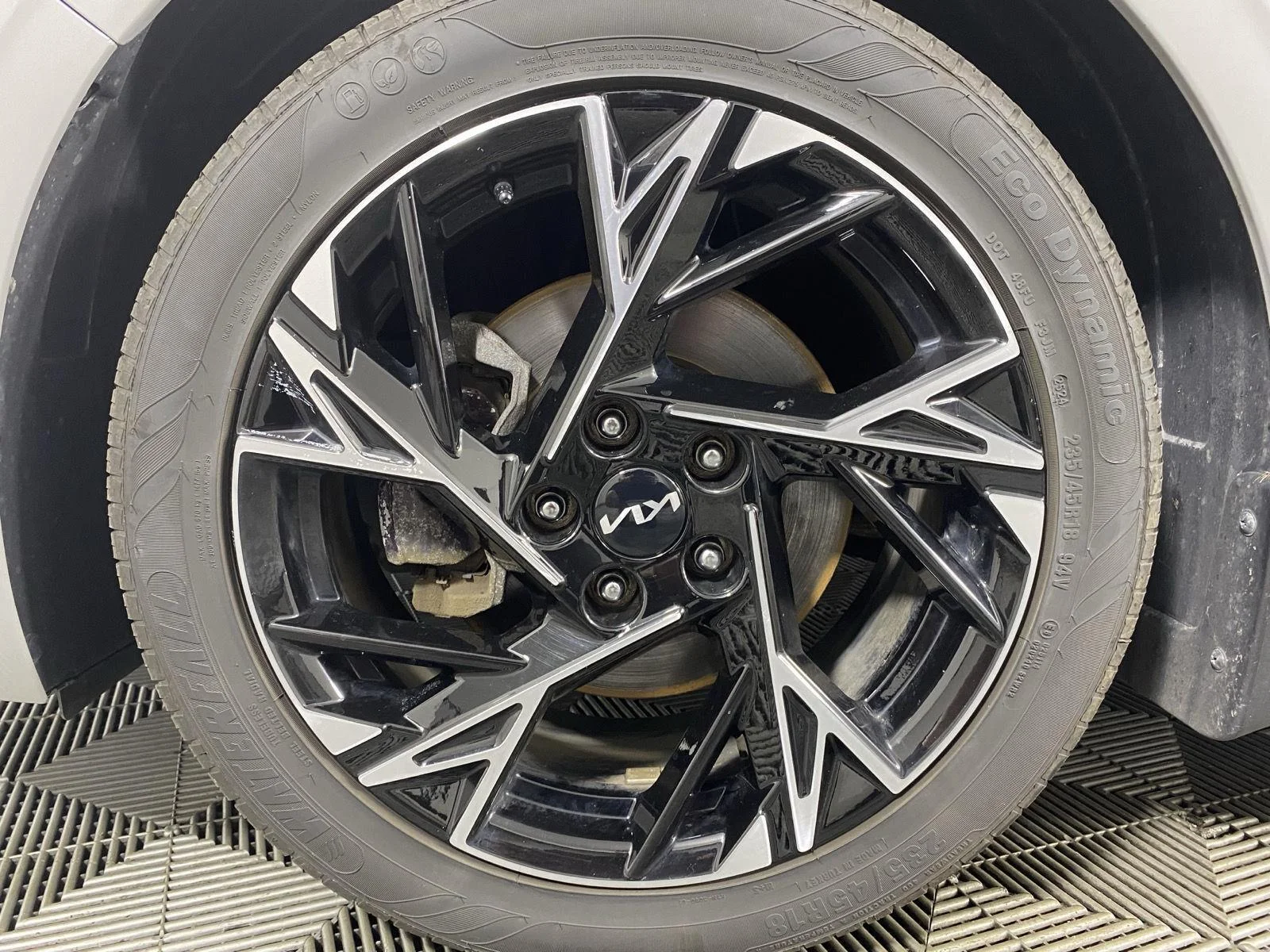Used 2025 Wolf Gray Kia GT-Line image 11
